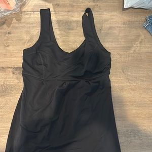 Lululemon tank. Black size 6.